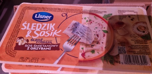 ŚLEDZIK Z GRZYBAMI.jpg