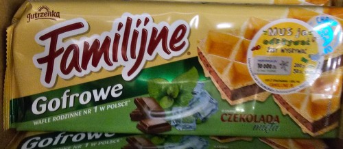 jutrzenka_wafle_familijne_gofrowe_czekolada_mieta_140g.jpg