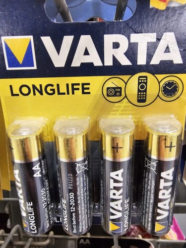Varta_Baterie_AA_4szt.jpg