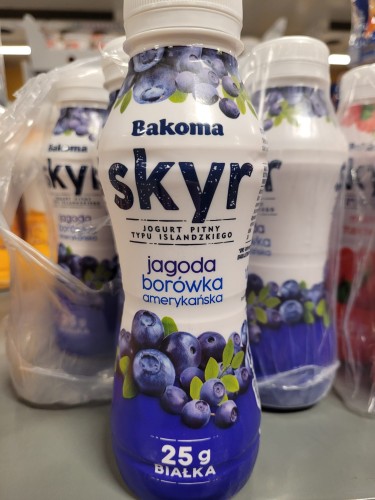 bakoma_skyr_jagoda_borowka_300g.jpg