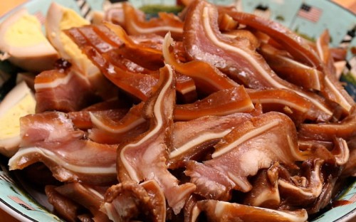 RIGA STANDARD_Uszy_wieprzowe_pieczone_w_piekarniku_pokrojone_w_plastry_300g.jpg