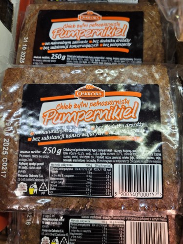 OSKROBA_CHLEB_PUMPERNIKIEL_250G.jpg