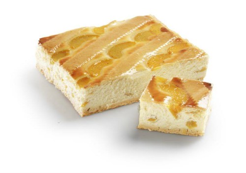 Sernik z brzoskwiniami.jpg