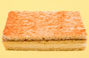 SZARLOTKA KOKOSOWA OK.0,75KG /DOMOWA